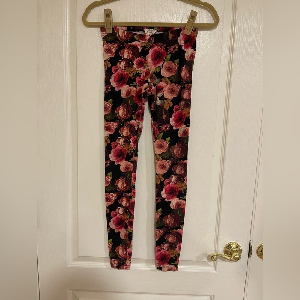 LA Hearts pink and black floral leggings​​​​​​​